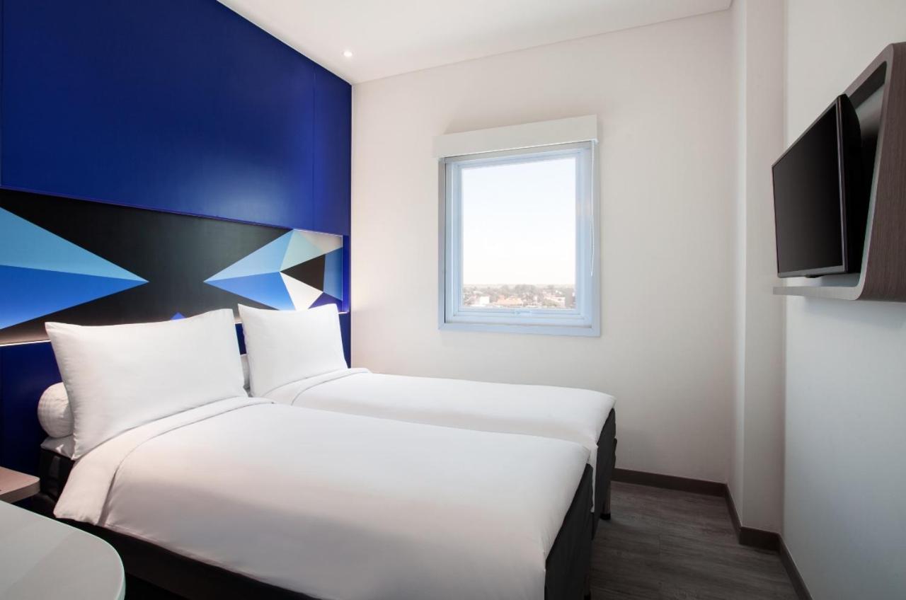 Md 7 Hotel Cirebon Ngoại thất bức ảnh