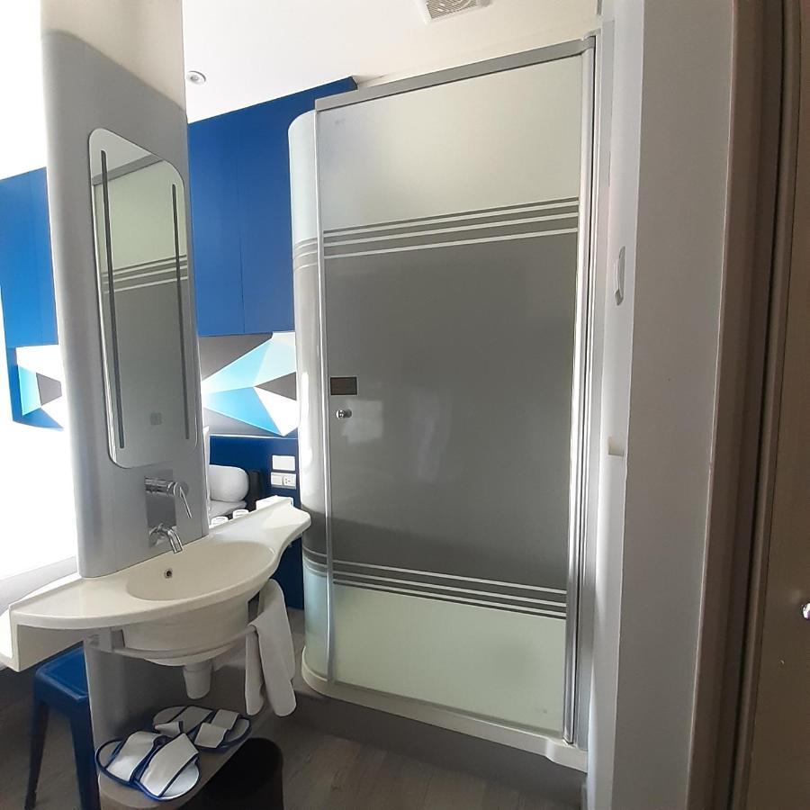 Md 7 Hotel Cirebon Ngoại thất bức ảnh